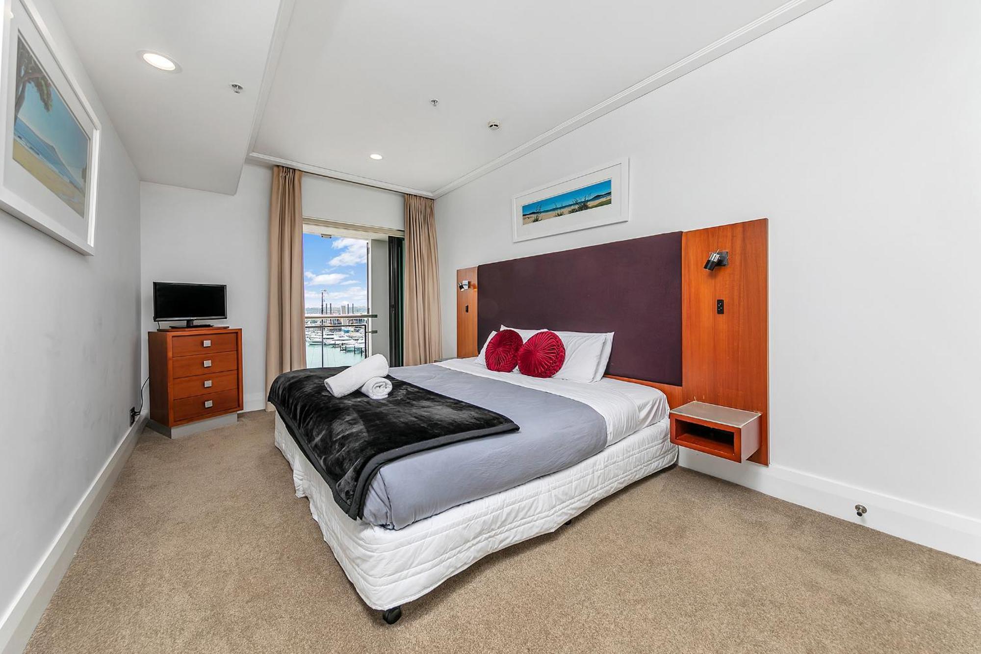 Sophisticated Spacious Apt W Stunning Harbour View Оукланд Екстериор снимка