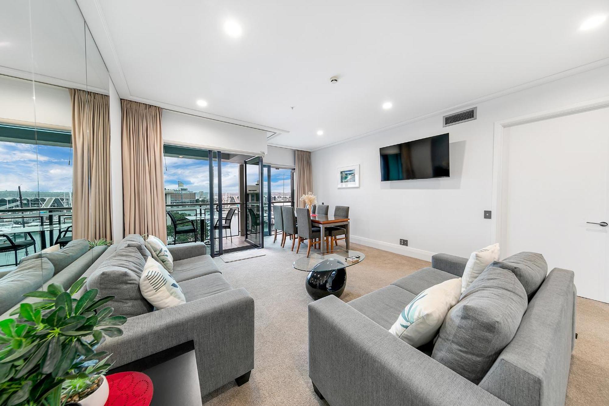 Sophisticated Spacious Apt W Stunning Harbour View Оукланд Екстериор снимка