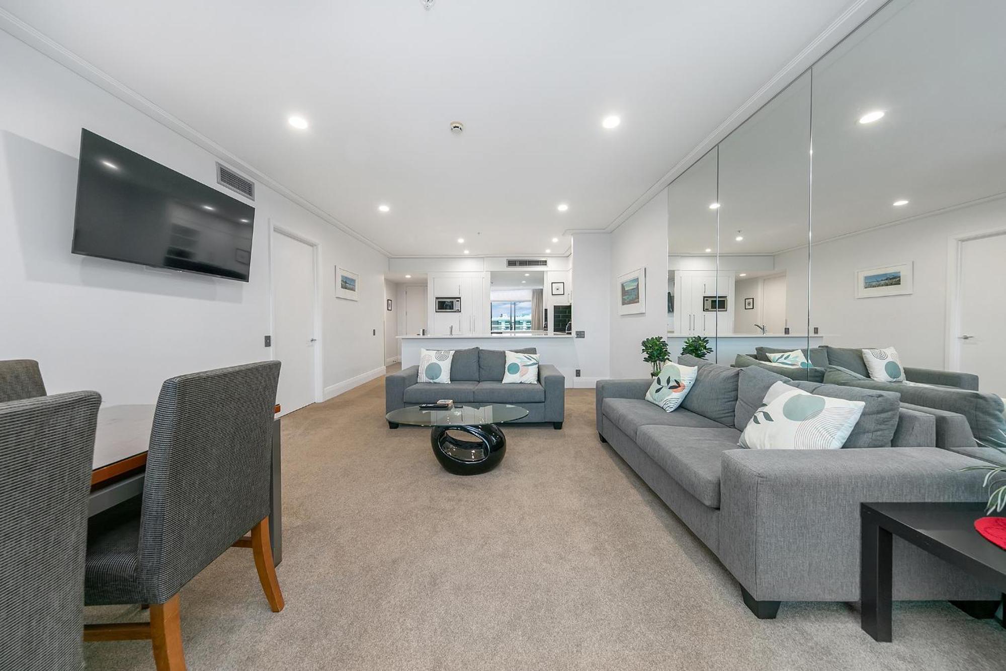 Sophisticated Spacious Apt W Stunning Harbour View Оукланд Екстериор снимка
